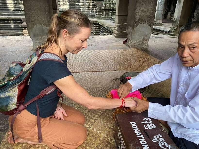 Private Angkor Wat Sunset Tour with Lunch and Snack Included - Angkor Thom’s South Gate and Bayon: entering the city’s core