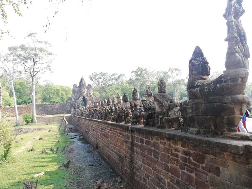 Private Angkor Wat Temple Tour - Your guide and driver: what makes it feel personal