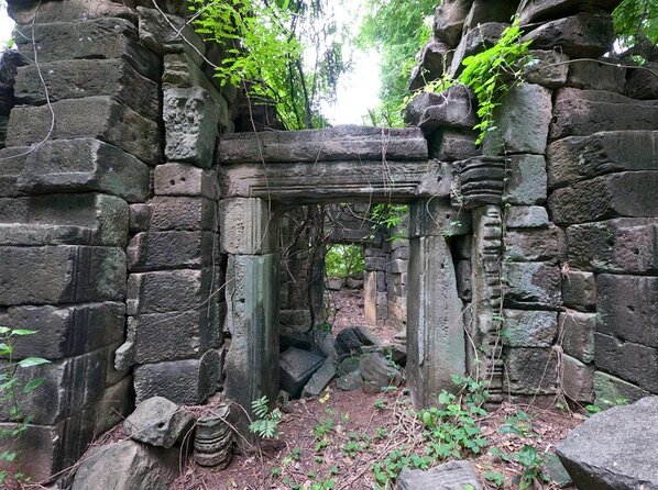 Private Banteay Chhmar, Banteay Toap & Ang Trapaeng Thma Guided Tour - Private road trip from Siem Reap: early start and how to plan