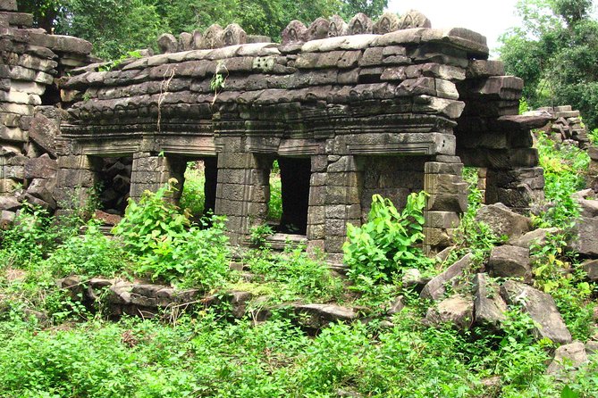 Private Banteay Chhmar, Banteay Toap & Ang Trapaeng Thma Guided Tour - Banteay Chhmar: satellite shrines, the baray, and a big wow factor