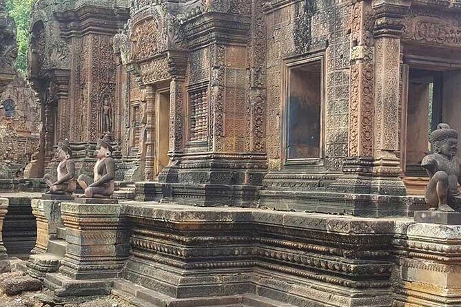 Private Day Angkor Wat Temple and Banteay Srei Temple Tour - Ta Prohm: Rajavihara, jungle ruins, and the vine maze you can’t plan away