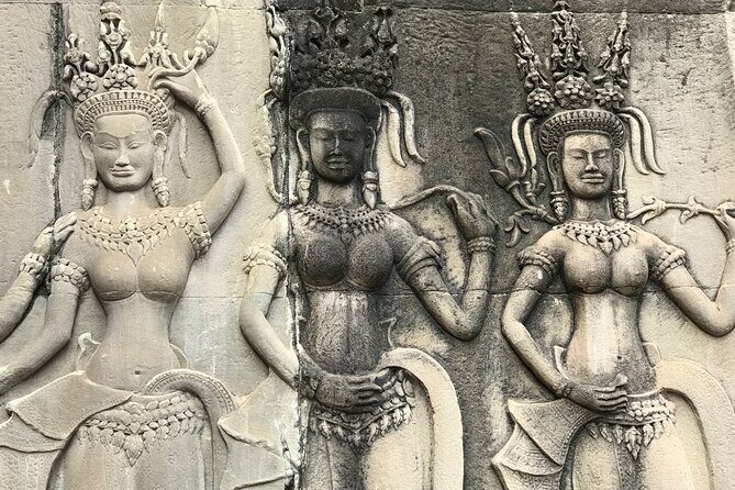 Private Guided Angkor Wat Tour by Lady Tuk Tuk with Monk Blessing - Monk Blessing at a Quiet Pagoda: A Different Kind of Memory