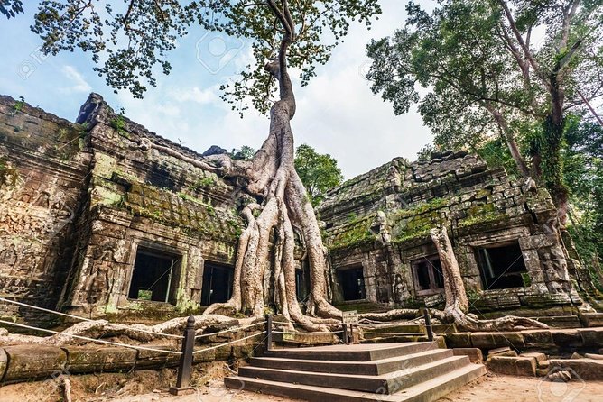 Private guided Full -day Angkor tour with sun set - The guide makes it worth it: pacing, English, and the little comforts