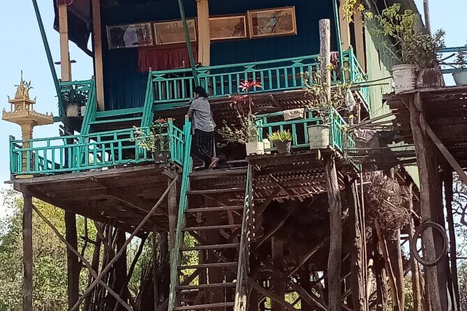 Private Half-Day Tour to Kampong Phluk Flooded Forest and Floating Villages - Kampong Phluk Floating Village: Stilt Homes and Wet-Season Fishing
