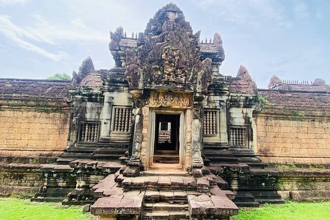 Private Kbal Spean Trekking Tour with Banteay Srei - Why This Private Day Feels Different From a Standard Angkor Loop