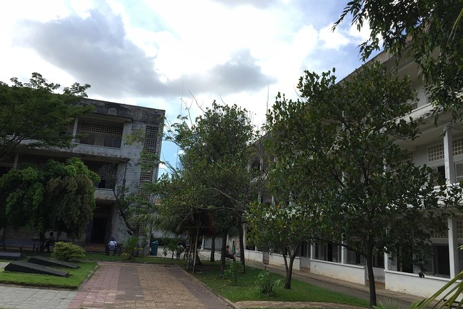 Private One Day Trip in Phnom Penh Capital City - Choeng Ek Genocidal Center (Killing Fields): understanding the forced route