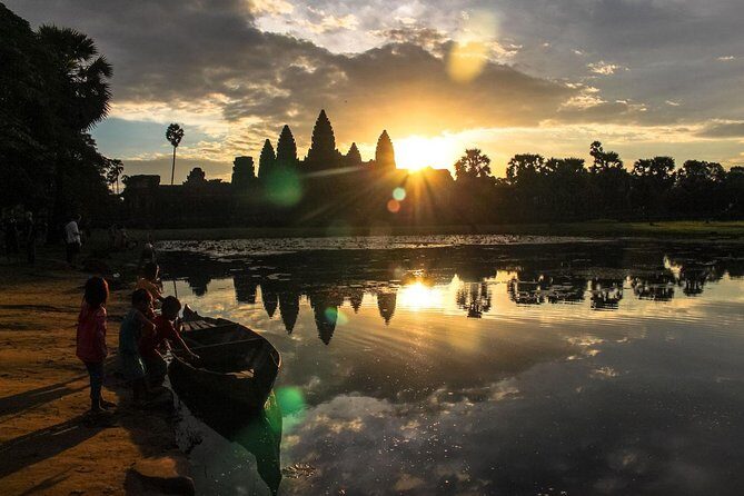 Private one-day tuktuk 'small tour' of the oldest Angkor temples - Angkor Thom: South Gate energy and Bayon’s faces