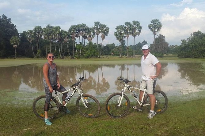 Private Siem Reap Countryside Cycling Tour - Easy riding and real safety: what “professional guide” means here