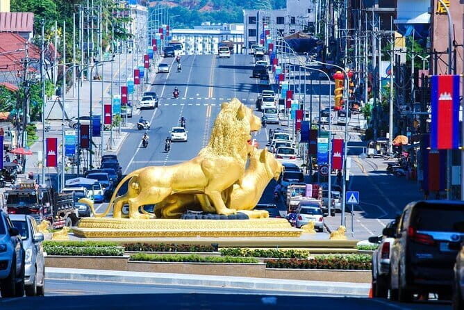 Private Sihanoukville Tour for Cruise Ship Passengers - Independence Monument: Your 30-Minute Orientation Point