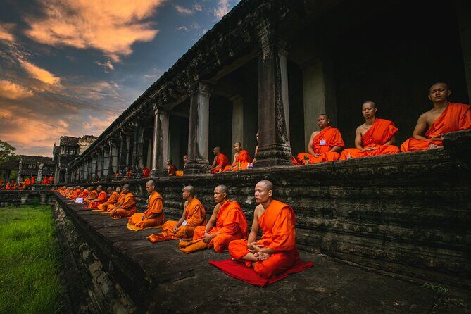 Private Sunrise & Angkor Complex by English Speaking Van Driver - Sunrise at Angkor Wat: planning for the magical moment
