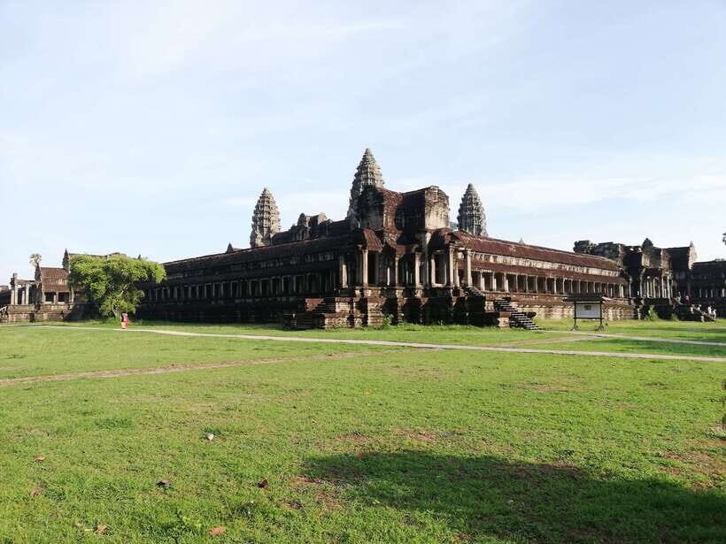 Private Sunrise Angkor Wat Tour - Angkor Wat at first light: what you’ll see and how to enjoy it