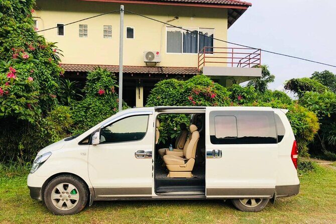 Private Taxi Transfer Phnom Penh to Sihanoukville - The comfort package: air-conditioning, cleaning, and an English-speaking driver