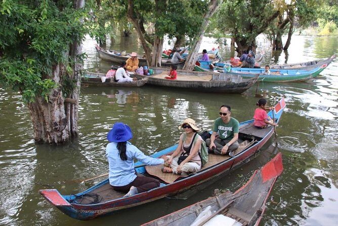 Private Tour to Kompong Phluk Off Beaten Track - Flooded jungle kayaking or canoeing: the quiet 40-minute paddle