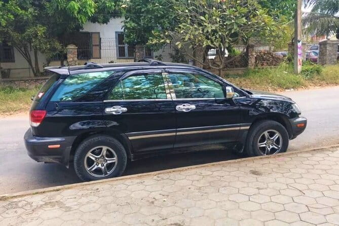 Private Transfer From or to Phnom Penh <=> Sihanoukville - The human part: English-speaking drivers who take care of the details
