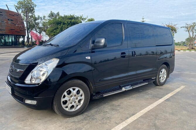 Private Transfer From Phnom Penh To Sihanoukville - Vehicle Choice and Group Size: SUV Comfort vs Minivan Capacity