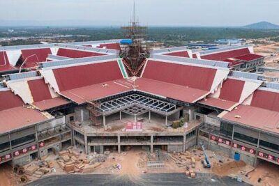 Private Transfer: Siem Reap Angkor Internation Airport to Hotel - Inside the Vehicle: Air Conditioning, Cold Water, and Space