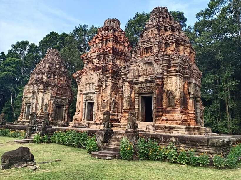 Private Trip to Banteay Srei, Rolous Group & Tonle Sap Lake - Price and value: why $81 per person can be a smart deal