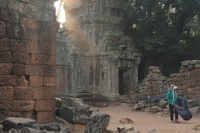 Private Two Days Siem Reap Temples Discovery Guided Tour - Srah Srang and the Bonus Stops: Where You Get Culture Without a Hard Sell
