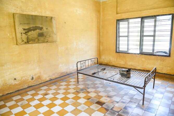 Remnants of a Khmer Rouge Era - How this 4-hour Phnom Penh visit runs