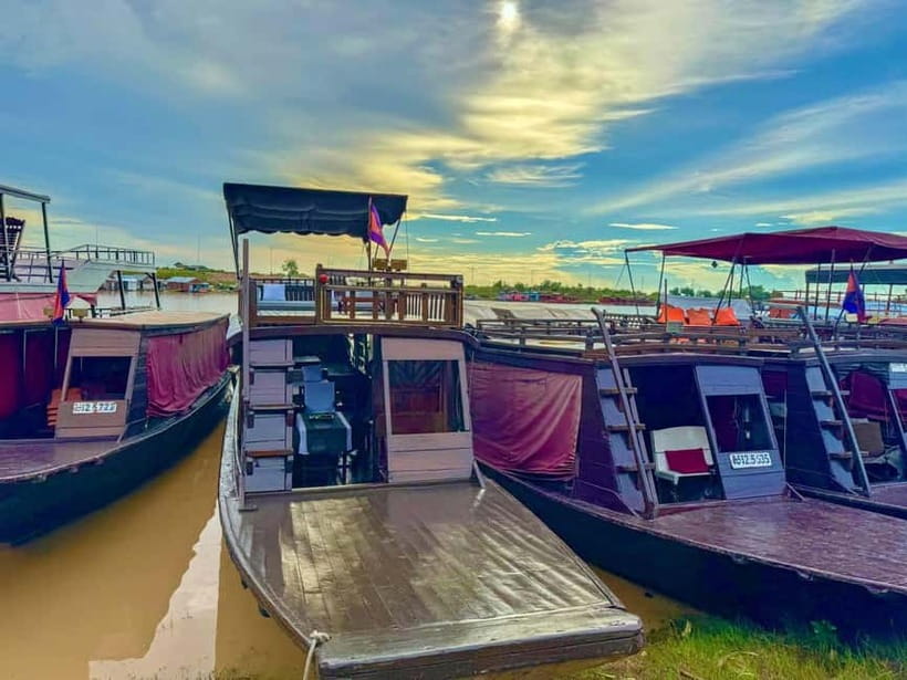 Scenic Boat Journey from Siem Reap to Battambang - A slow boat day across Tonle Sap and the Sangke River
