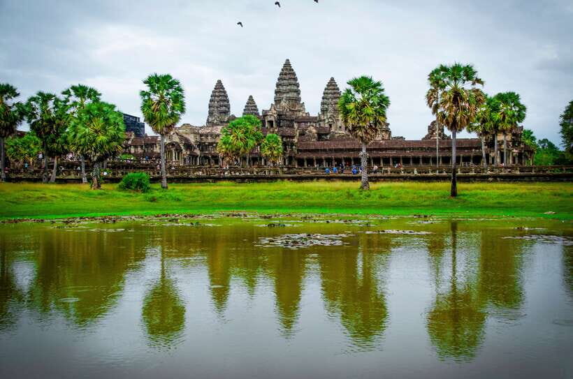Seat-In-Coach: Small Circuit tour with Sunrise at Angkor Wat - Early pickup, real-world timing, and that 7-hour sprint