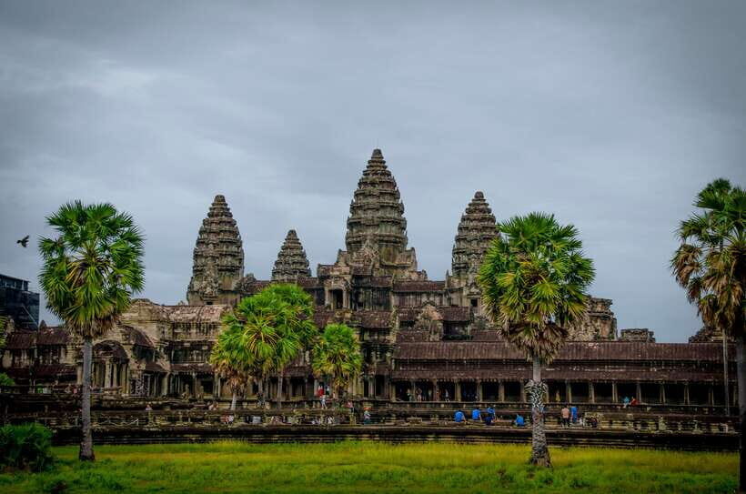 Seat-In-Coach: Small Circuit tour with Sunrise at Angkor Wat - Entering Angkor Wat before the crowds wake up