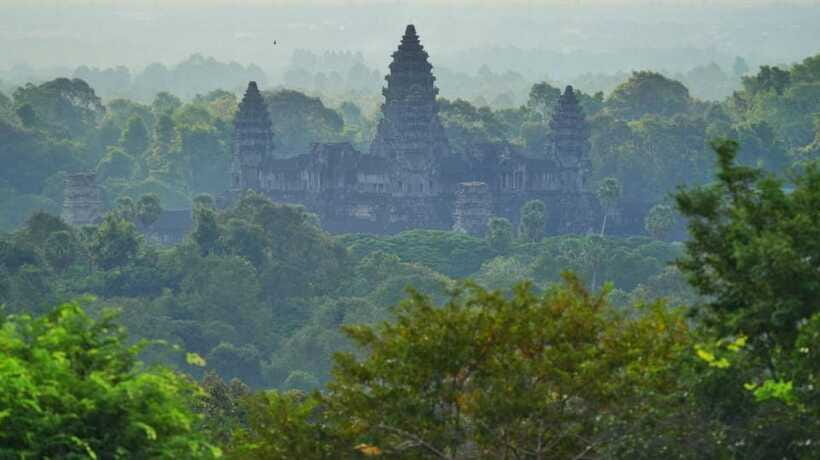 Shared day tour with Spanish-speaking guide at Angkor Temple. - Who This Angkor Tour Fits Best