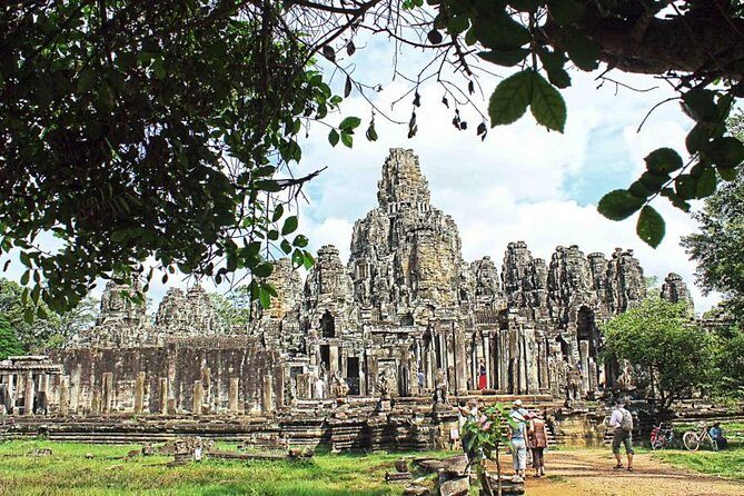 Shared Tour to Angkor Wat, Bayon and Ta Prohm Temples - Bayon Temple: short time, clear explanations