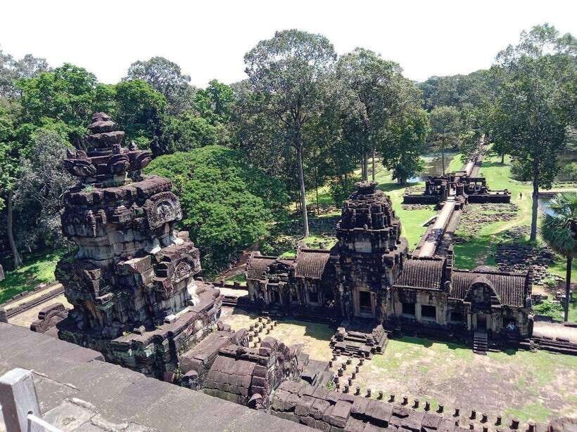 Sharing Trip to Angkor Temple with sunset - Hotel pickup, air-conditioned van, and the smooth start