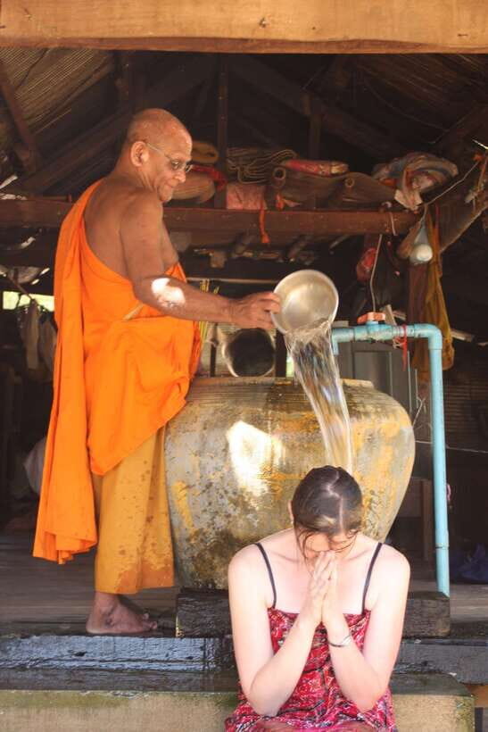Siem Reap: 1-Hour Cambodian Buddhist Water Blessing - Market visit and pagoda grounds: seeing everyday Cambodia