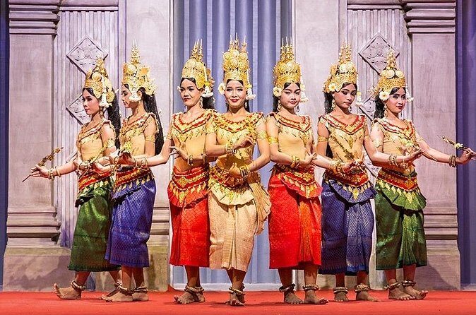 Siem Reap: Amazing Apsara Dance Show with Dinner &Hotel Transfers - Who should book this and who might skip it