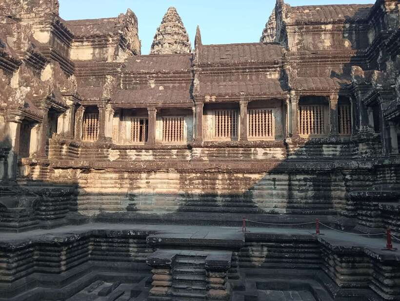 Siem Reap: Angkor Full-Day Group Tour with Japanese Guide - One-day route: South Gate, Bayon, Ta Prohm, Angkor Wat