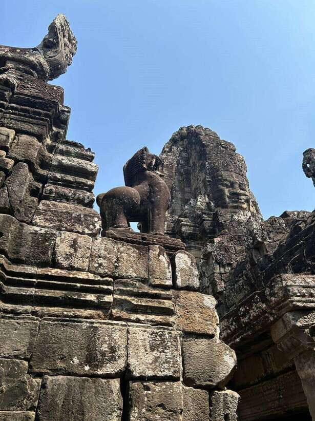 Siem Reap: Angkor Full-Day Group Tour with Japanese Guide - Transportation in Siem Reap: tuk-tuk vs A/C van