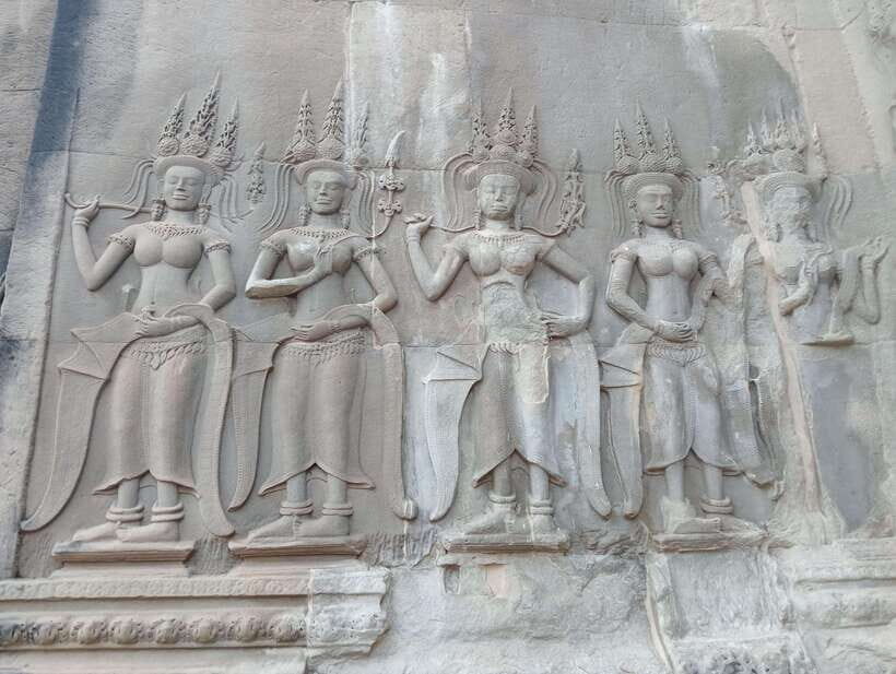 Siem Reap: Angkor Full-Day Group Tour with Japanese Guide - Who this tour suits best