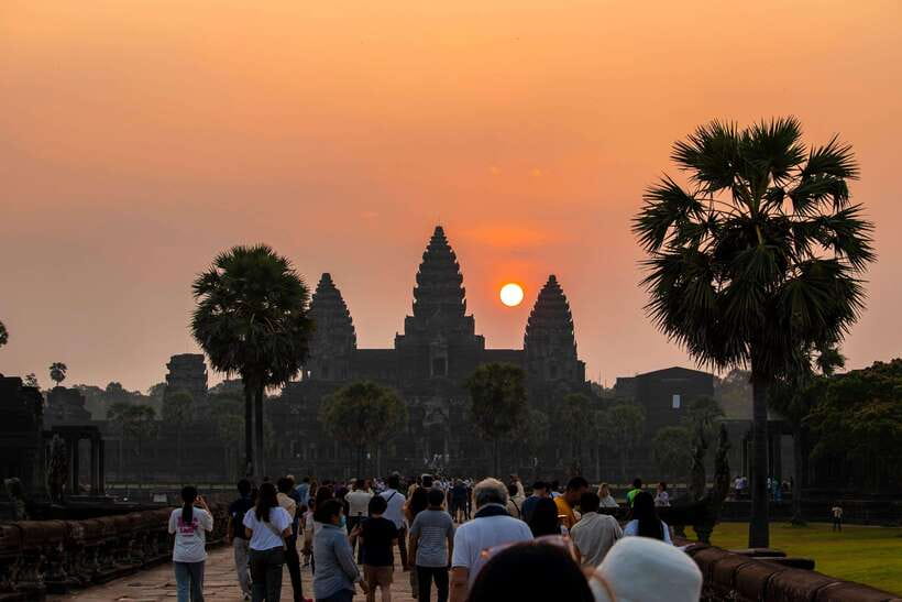 Siem Reap: Angkor Sunrise Private Tour - World Heritage Site - A private sunrise plan that starts before most people blink