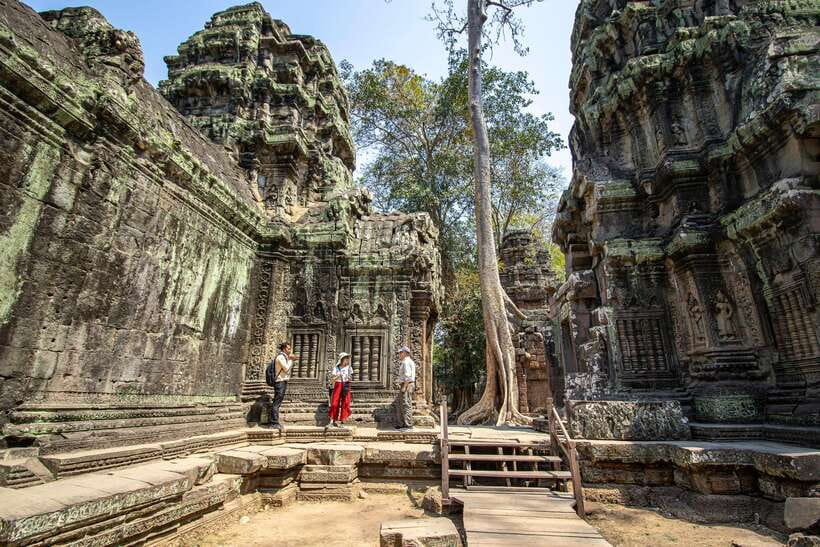 Siem Reap: Angkor Sunrise Private Tour - World Heritage Site - Ta Prohm and Angkor Wat connection: from photo-famous to meaning-full
