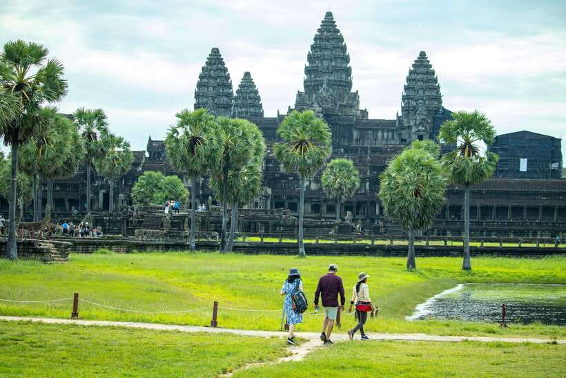 Siem Reap: Angkor Sunrise Private Tour - World Heritage Site - Angkor Thom: the walls and gates you can’t ignore