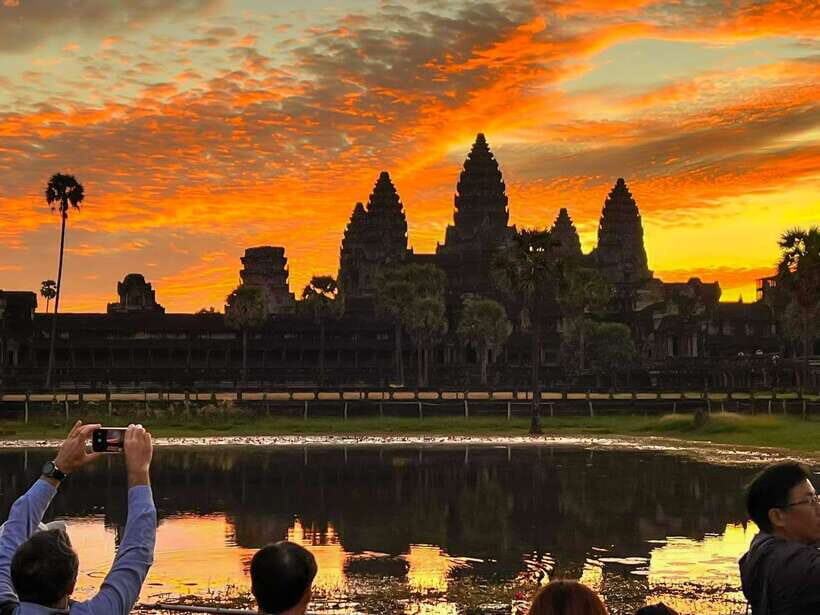Siem Reap: Angkor Wat 2-Day Tour with Sunrise and Sunset - Day 2 (Big Tour) 10:30am–7:00pm: Preah Khan to Phnom Bakheang, ending at sunset
