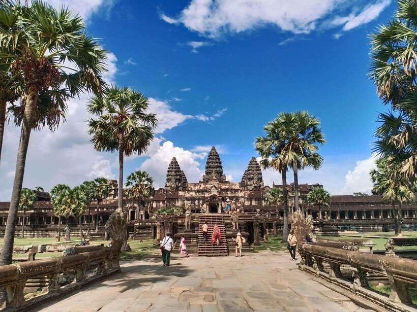 Siem Reap: Angkor Wat, Angkor Thom, and Banteay Srei Tour - Key things to know before you go