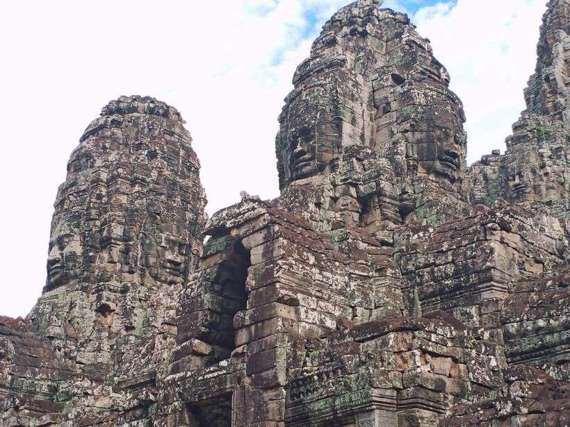 Siem Reap: Angkor Wat, Angkor Thom, and Banteay Srei Tour - Timing, walking levels, and what to bring for the temple heat