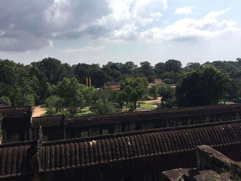 Siem Reap: Angkor Wat Half-Day Trip with Local Guide - Price and Value: What $100 Per Group Really Buys