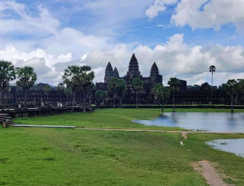 Siem Reap: Angkor Wat Private Tour by Tuk Tuk - Baphuon and the reclining Buddha: a story you can see
