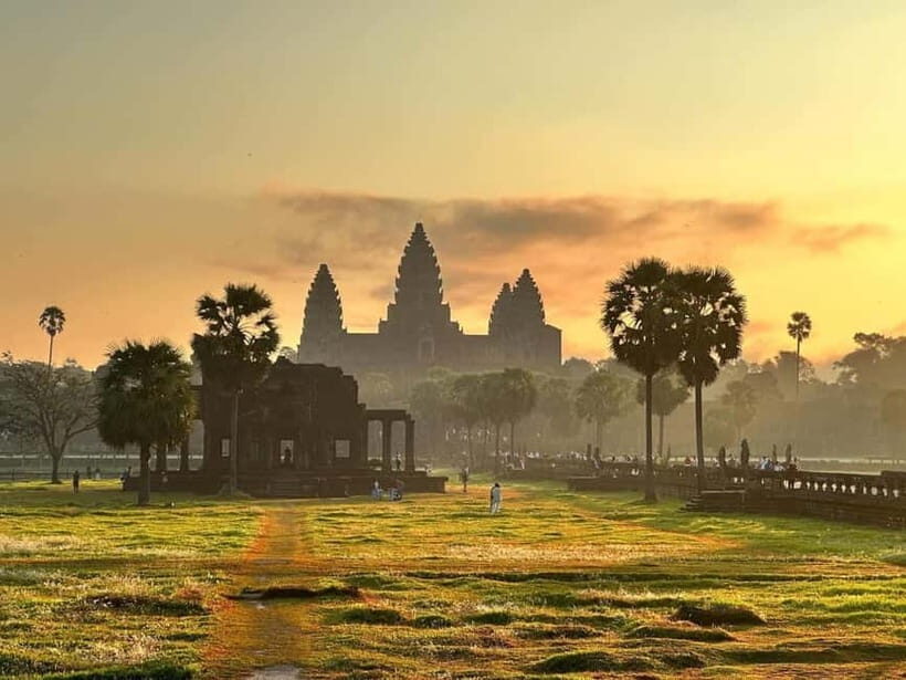 Siem Reap: Angkor Wat Private Tour with Sunrise - Angkor Wat at sunrise: what the early pickup really changes