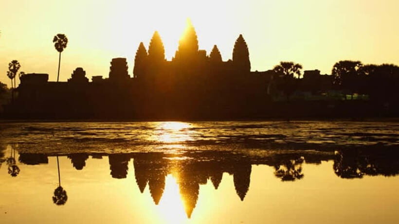 Siem Reap: Angkor Wat Private Tour with Sunrise - Private transport in Siem Reap: tuk tuk or air-conditioned van
