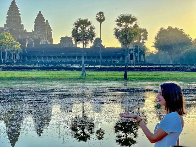 Siem Reap: Angkor Wat Private Tuk-Tuk Tour - Bayon Temple: The Faces That Change the Mood