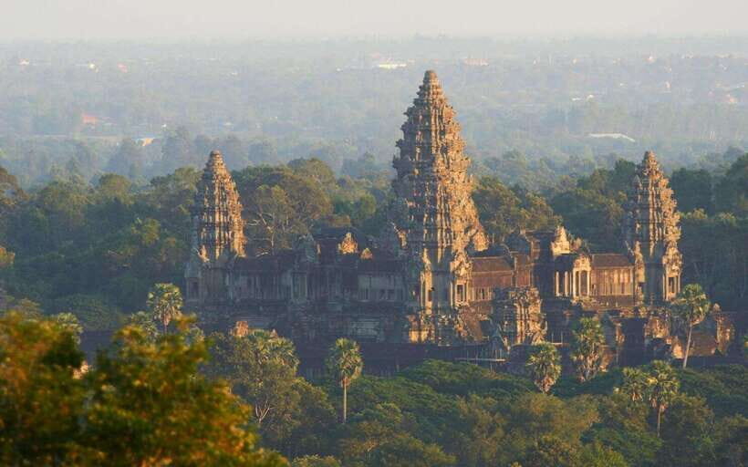 Siem Reap: Angkor Wat Small-Group Full Day Tour and Sunset - A Day Built Around Angkor Thom and Angkor Wat