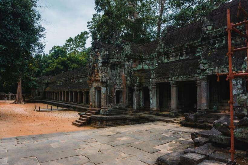 Siem Reap: Angkor Wat Small-Group Full Day Tour and Sunset - Angkor Wat: The Biggest Sacred Building and Why It Feels Different