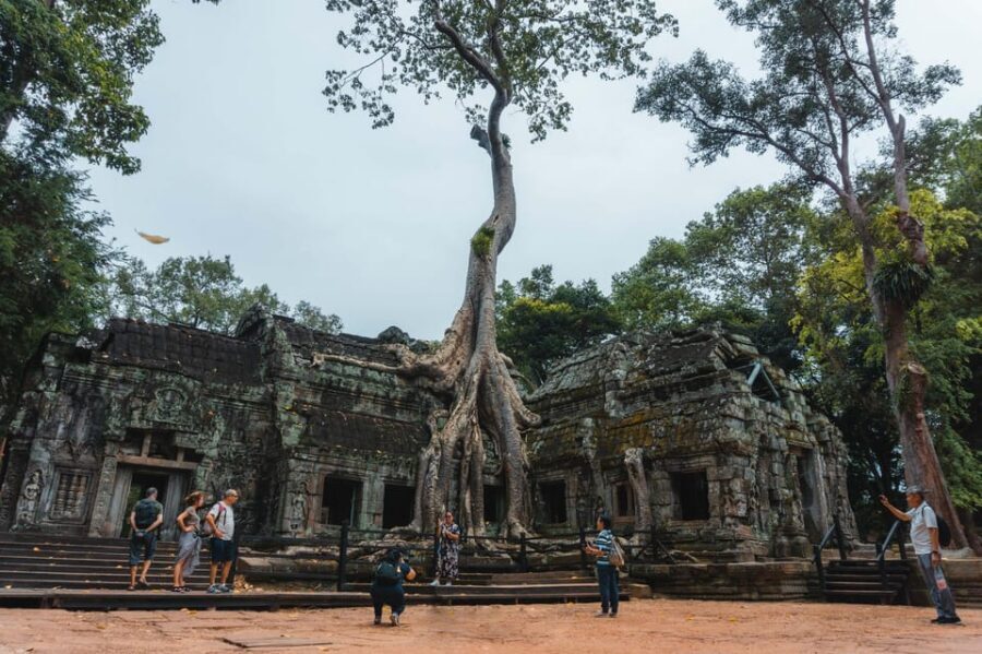 Siem Reap: Angkor Wat Small-Group Full Day Tour and Sunset - Phnom Bakheng Sunset: Best Views, Shared Timing, and a Watch-Out