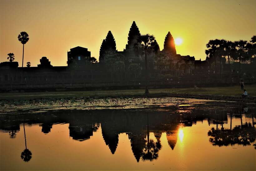 Siem Reap: Angkor Wat Sunrise and Best Temples Tour - Angkor Wat bas-reliefs and that post-sunrise breakfast moment