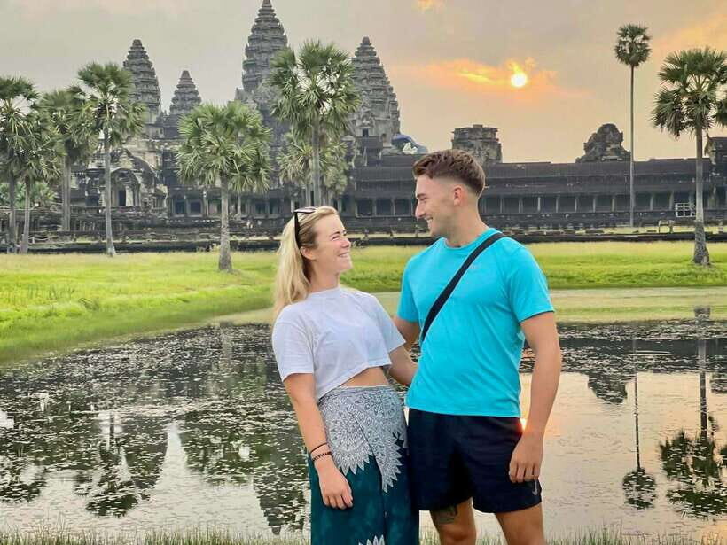 Siem Reap: Angkor Wat Sunrise and Full-Day Sightseeing Tour - Breakfast and the morning gear check